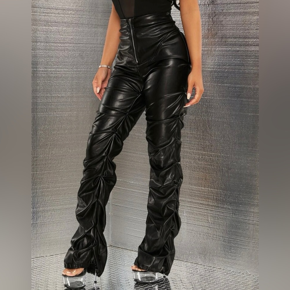 Zip Up Ruched Patent Pants - Picture 5 of 8